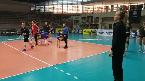 Тони Зетова събра националките U18 на мини лагер в София