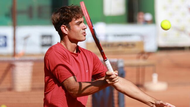 Динко Динев се класира за втория кръг на сингъл и