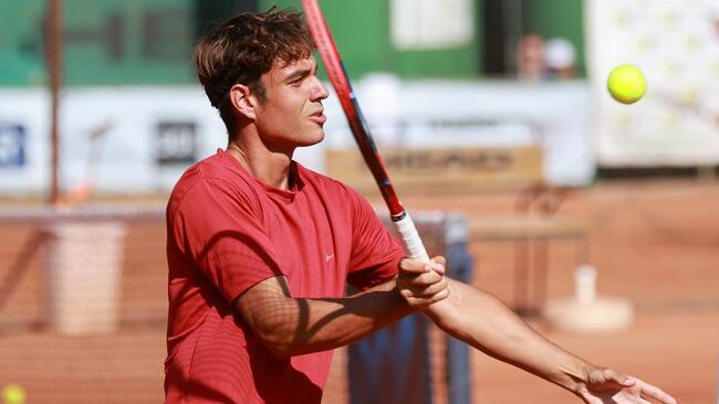 Динко Динев се класира за полуфиналите на сингъл на турнира