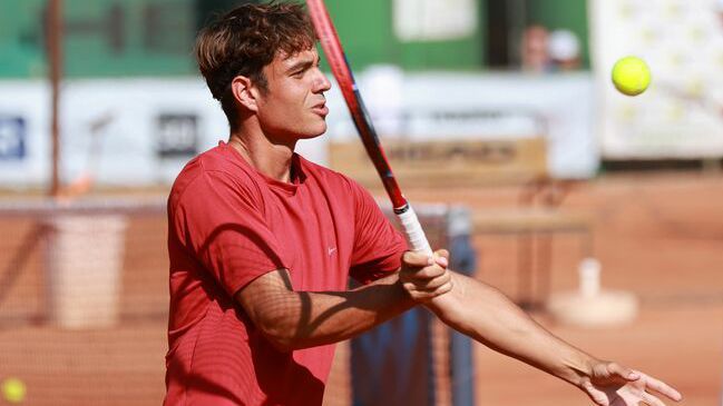 Динко Динев отпадна в първия кръг на сингъл на турнира