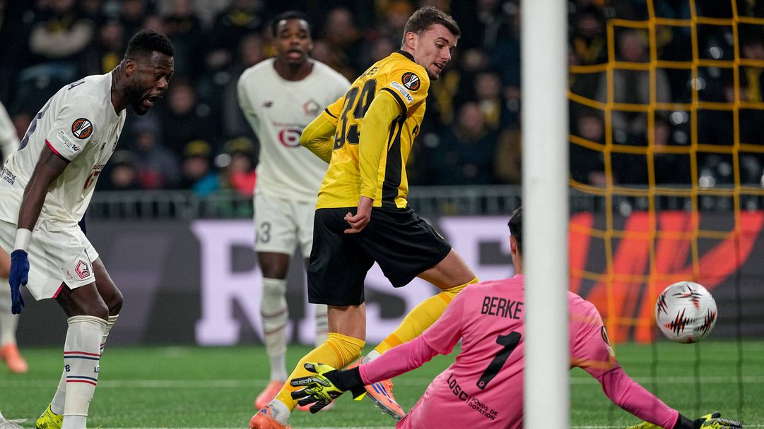 Турски вратар на Лил отново спаси дузпа, но това не помогна на „песовете“