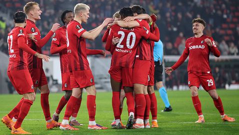 Фрайбург се възползва от численото си предимство в съседския сблъсък с РБ Залцбург