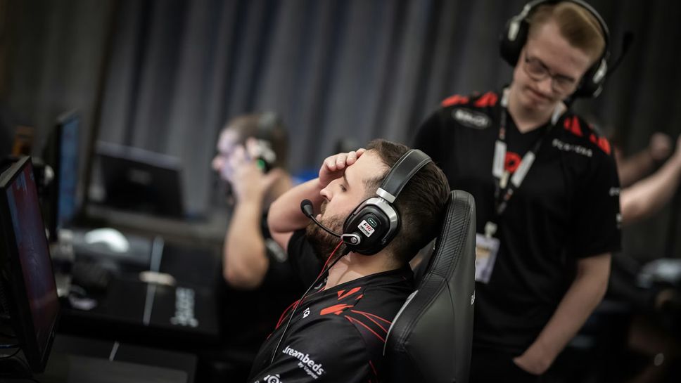 Организацията по електронни спортове ECLOT обяви че спира своята дейност