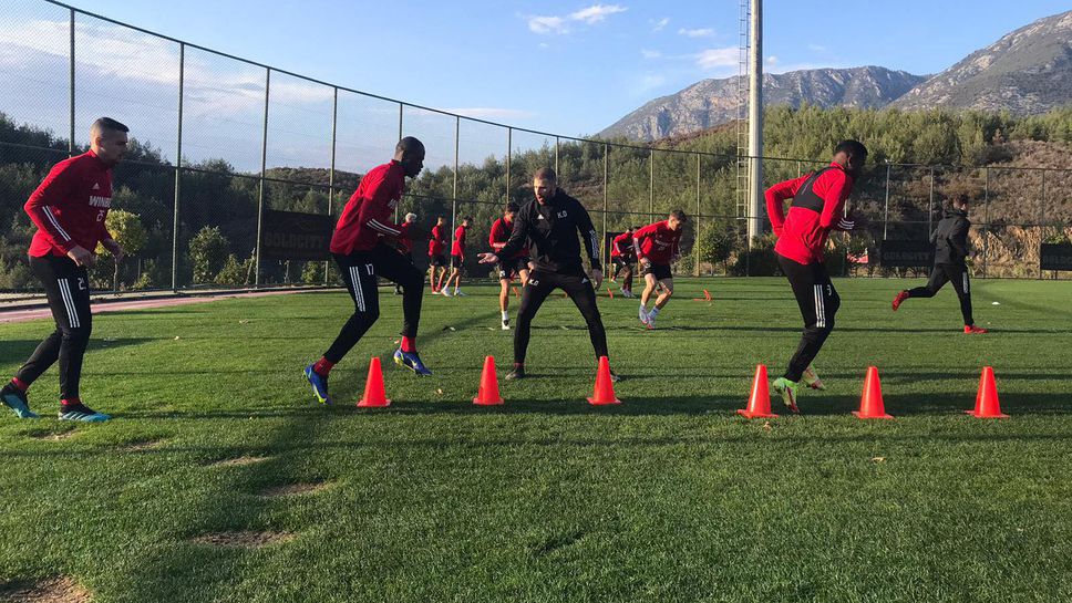 Усилените тренировки в лагера на ЦСКА - София продължават