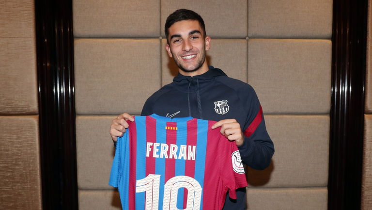  Официално: Барселона картотекира Феран Торес, подготвен е да играе още през днешния ден 