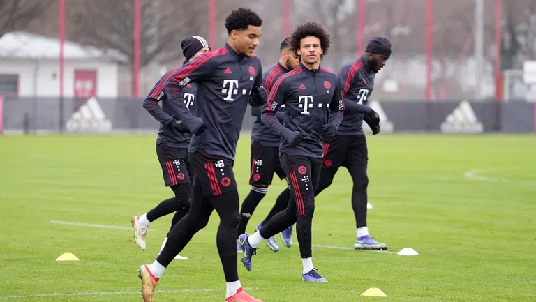 Шестима футболисти от Байерн Мюнхен подновиха тренировки след като се