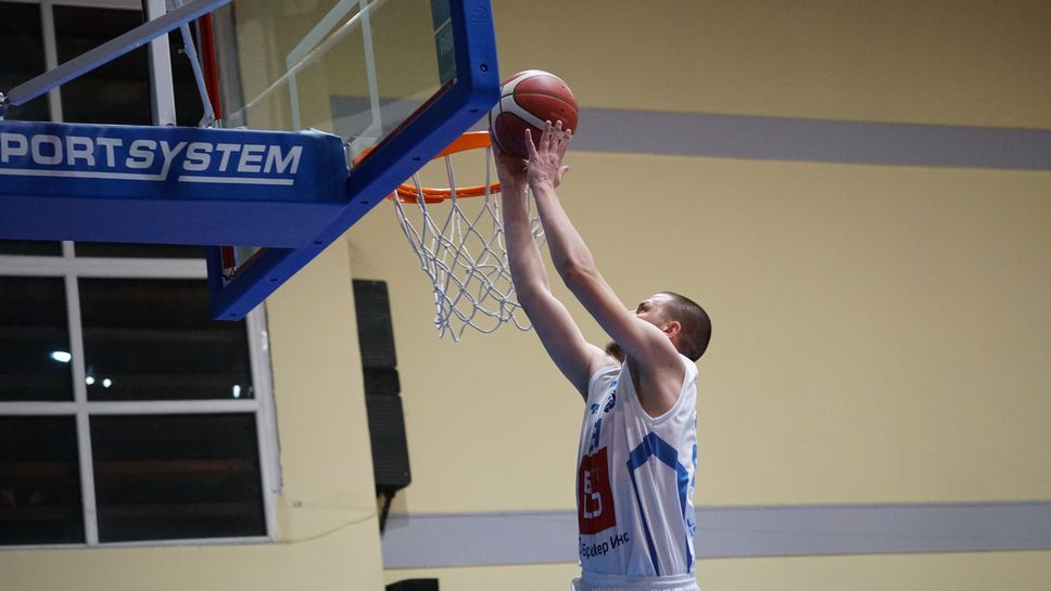 Левски София 2022 с убедителна победа, драматичен обрат за Политехника