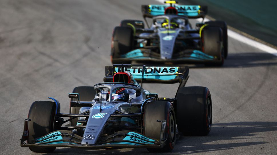 Мерцедес показва новата си кола ден след Ферари