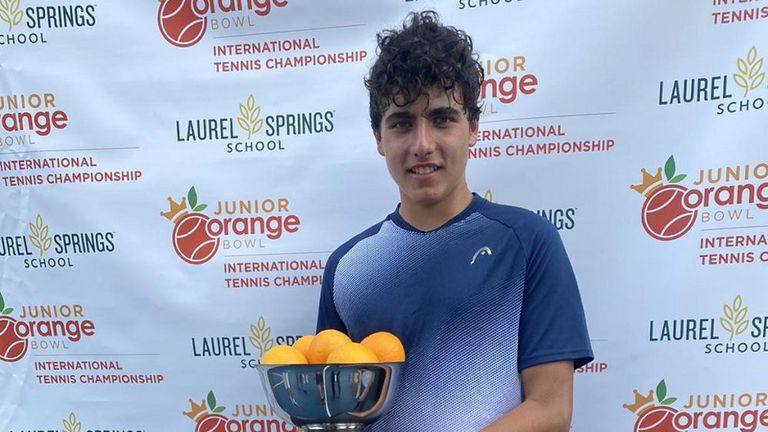 Иван Иванов отпадна на четвъртфиналите на двойки на турнира по