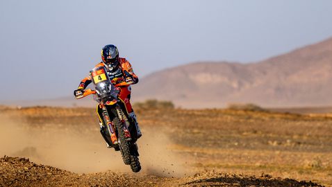 Сандърс взе седмия етап, продължава да води убедително в рали "Дакар"