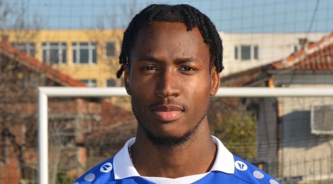 Халф на Черноморец (Бургас) ще продължи кариерата си в Ирак