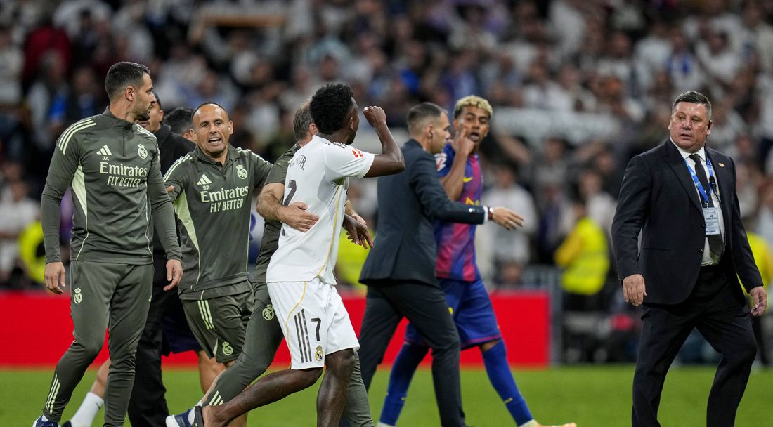 Винисиус към рефера: Ямал винаги симулира