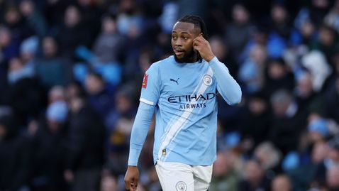 Еди Хау не е доволен от промяната на привилата, която дава възможност на Семеньо да играе срещу Нюкасъл