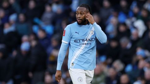 Еди Хау не е доволен от промяната на привилата, която дава възможност на Семеньо да играе срещу Нюкасъл