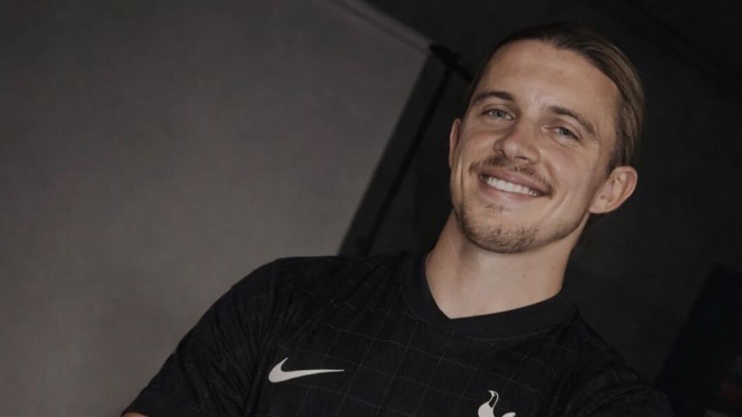 Обрат: Тотнъм надцака Астън Вила за Конър Галахър