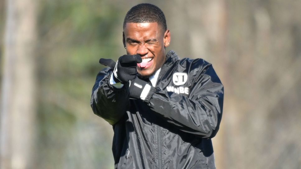 Голмайсторът на Локо (Пловдив) се присъедини към тренировките на отбора