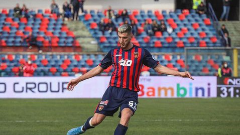 Козенца иска 500 000 евро за Андреа Христов, ЦСКА - София следи ситуацията