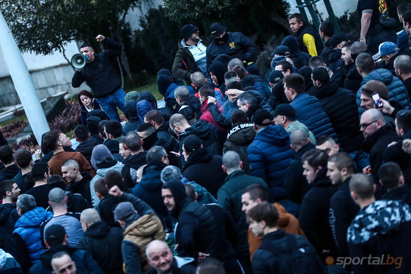 Фенове на Ботев се събраха на протест