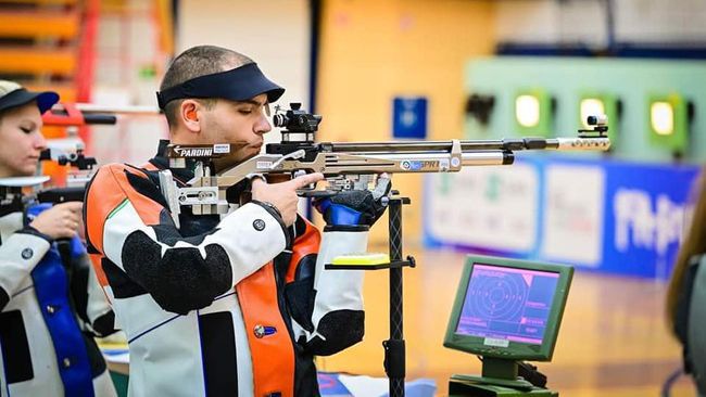 Антон Ризов 40-ти на пушка от три положения на Световната купа в Баку