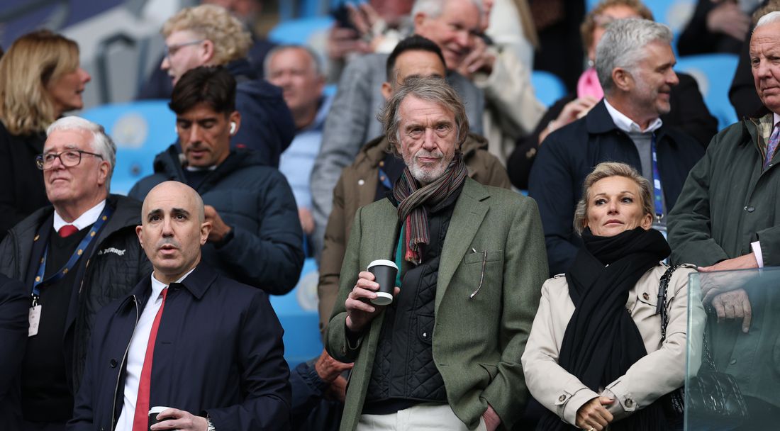 Раздяла с осем играчи ще помогне на Манчестър Юнайтед за една от големите трансферни цели