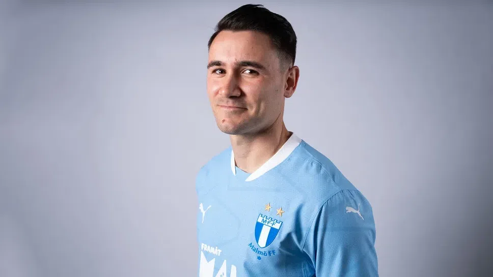 Българският халф Янис Карабельов официално бе продаден от Партизан в