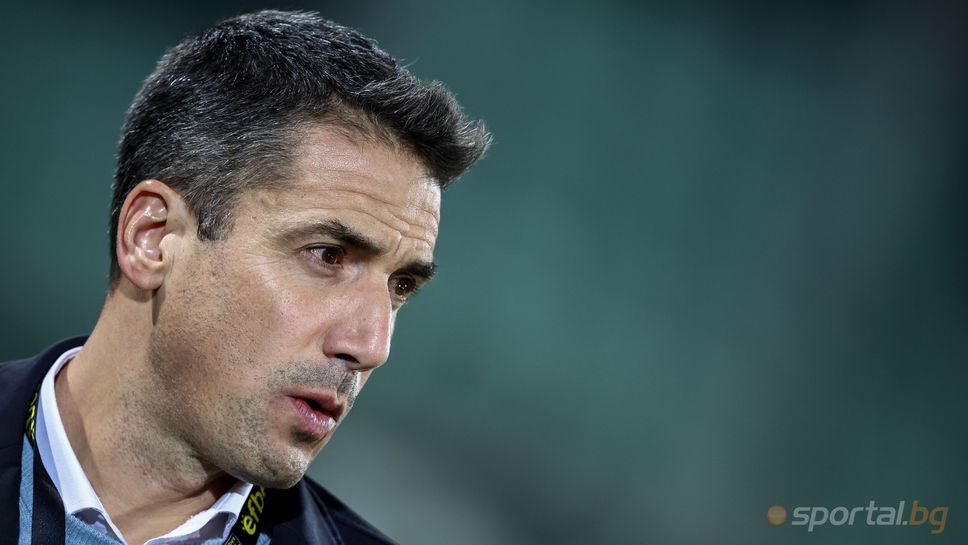 Веласкес изгледа на живо загубата на Лудогорец на "Колежа"