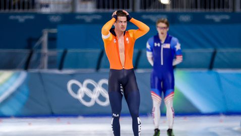 Скандал в кънките - китаец лиши нидерландец от подиум със сблъсък