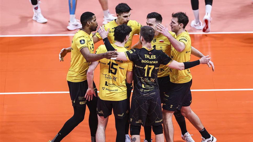 Капитанът на националния отбор на България Алекс Грозданов и първенецът