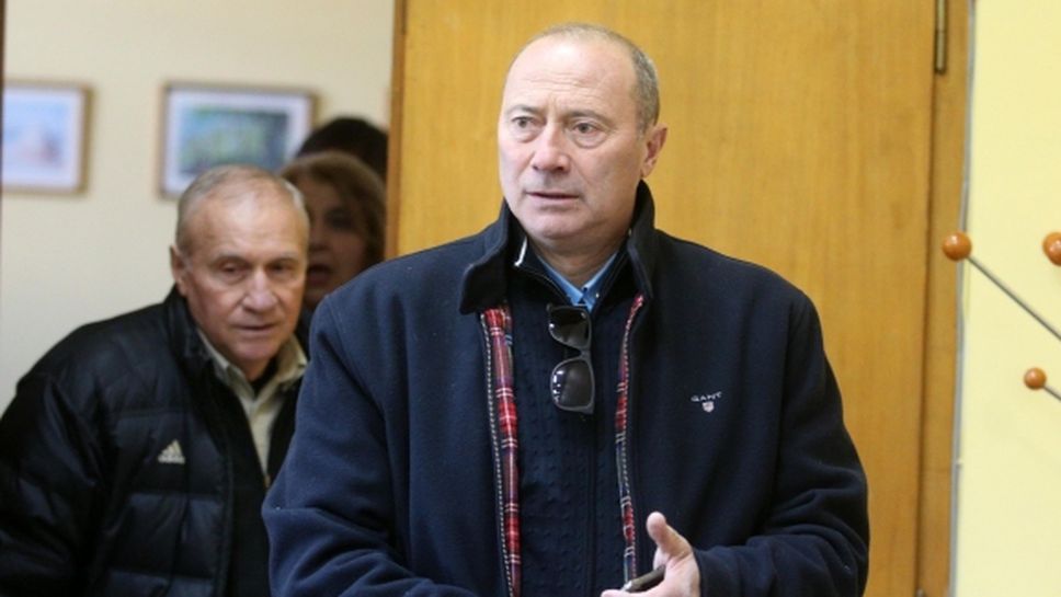 Емил Велев: Скоро пак ще ме видите край тъчлинията, но не и сега в Нефтохимик