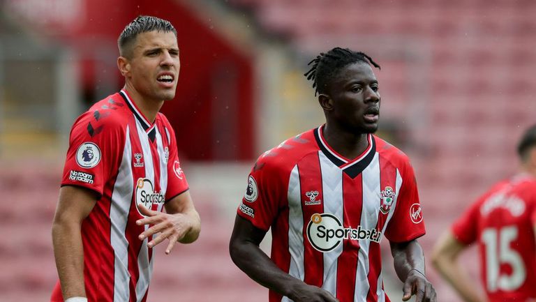 Наполи си е харесал двама играчи на Саутхамптън за лятната