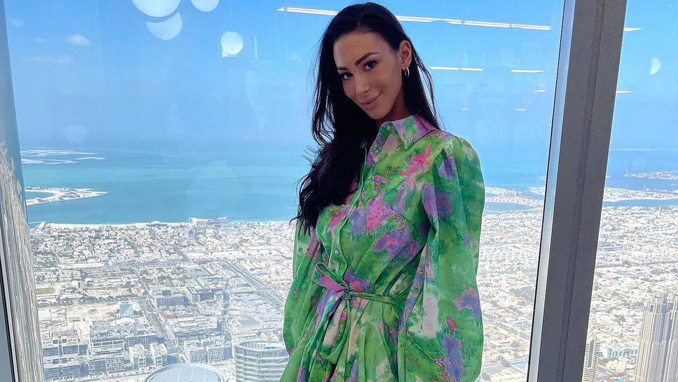 Бивша гимнастичка пръска сексапил от Дубай