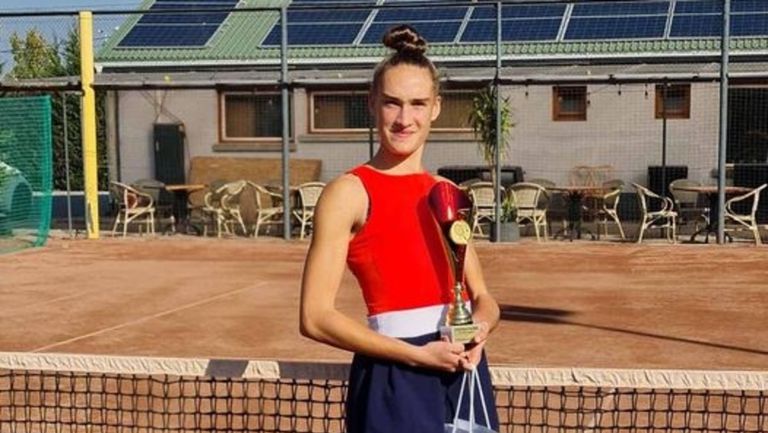 Шампионката на България по тенис в зала Денислава Глушкова спечели