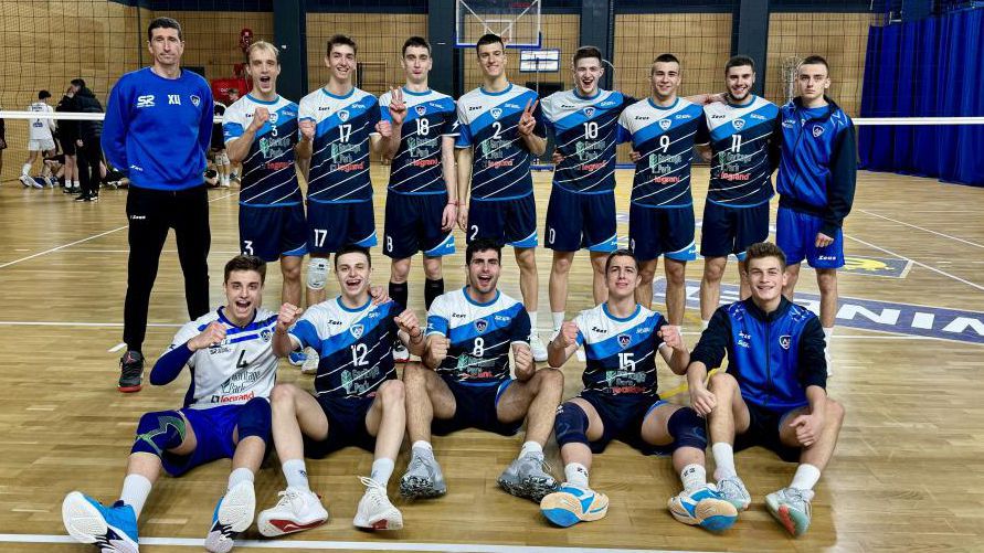 Юношите на Левски София с 13 победи от 13 мача