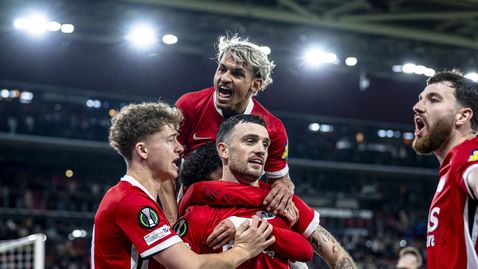 Трой Парът даде преднина на АЗ Алкмаар срещу Спарта