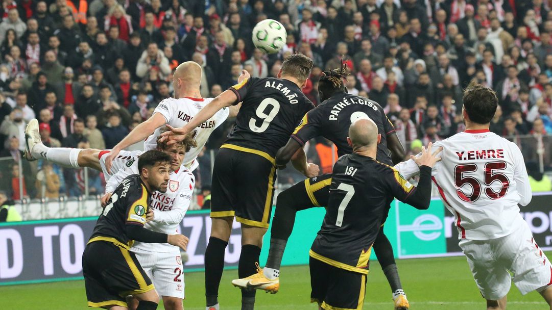 Райо Валекано взе солидна преднина в Турция