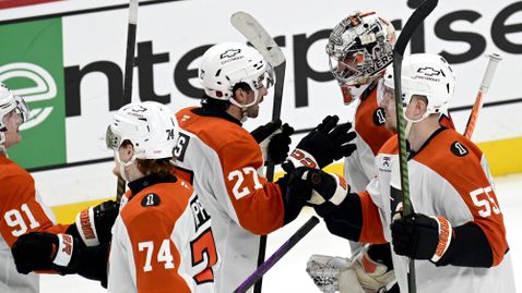 Флайърс сразиха Кепитълс в НХЛ