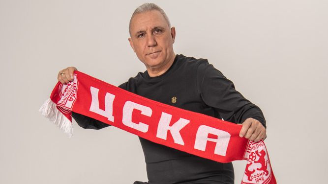 Легендата на ЦСКА Христо Стоичков поздрави червените за класирането им