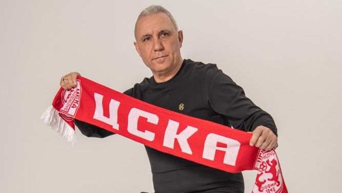 Легендата на ЦСКА и българския футбол Христо Стоичков се върна