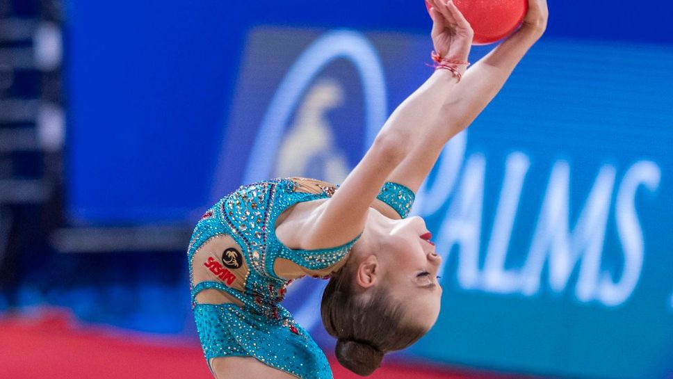 Стилияна Николова поведe в многобоя, Боряна Калейн е втора на Световната купа в София