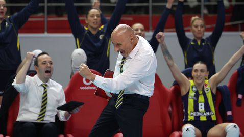  Марчело Абонданца ще продължи да води и Фенербахче, взима турчин за асистент 