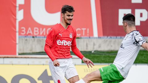  Дубълът на ЦСКА 1948 с Евгений Сердюк не разреши на Пирин да се изкачи на второто място 