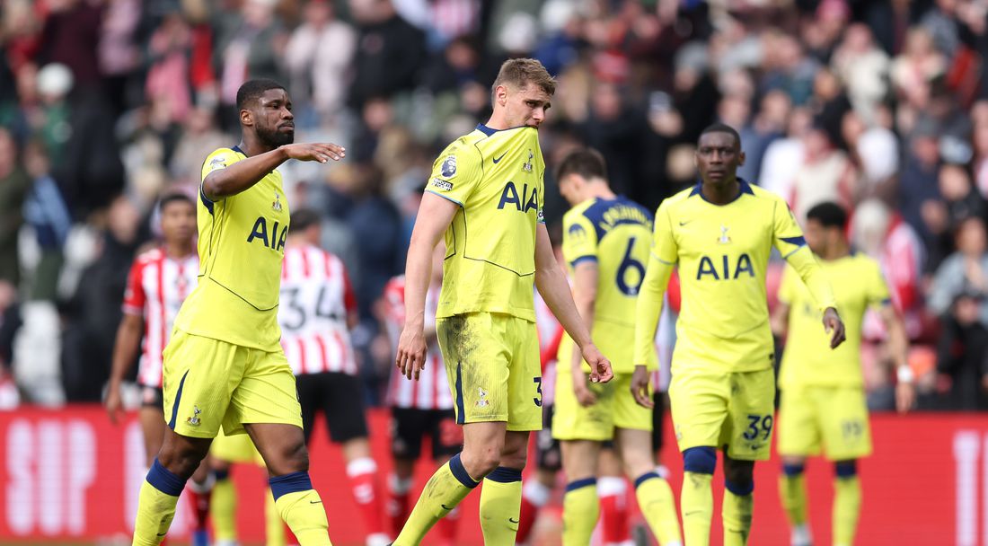 Де Дзерби не успя да промени нищо в дебюта си и Тотнъм стигна ново дъно