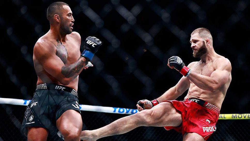 Какво точно се случи с коляното на новия шампион на UFC?