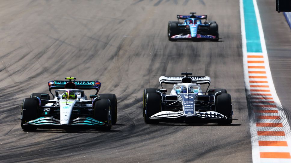 Хамилтън за разликите между челото и средата на колоната във Формула 1