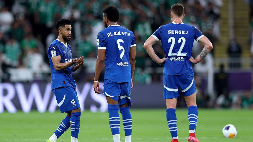 Тимът на Митрович и Милинкович-Савич продължава преследването с Ал-Итихад на Бензема