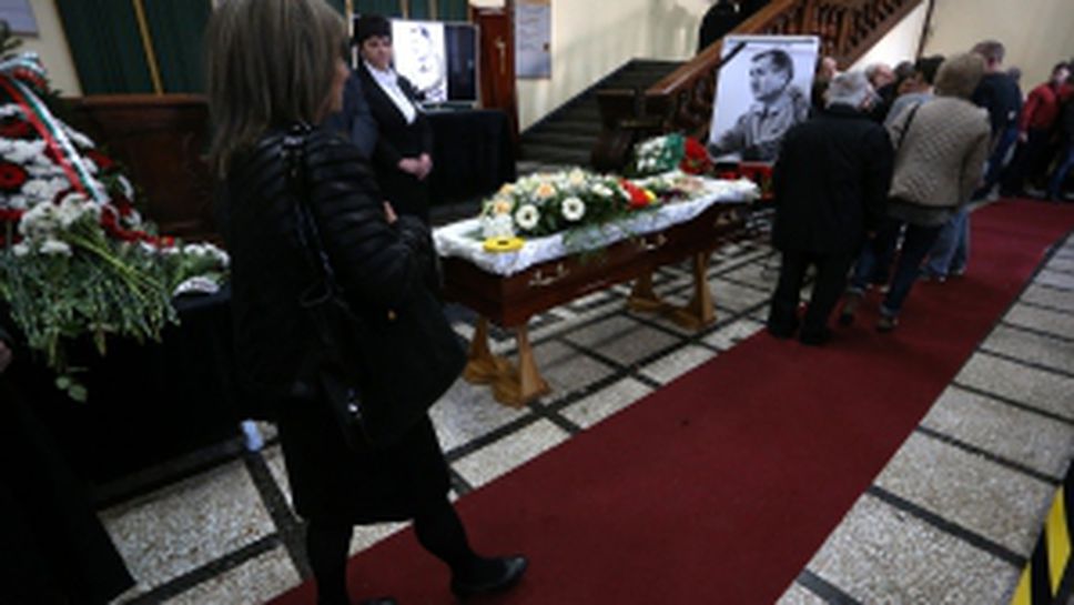 България се сбогува с легендата Иван Абаджиев