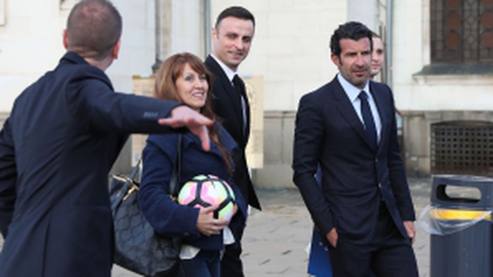 Димитър Бербатов и Луиш Фиго се разходиха по улиците на София