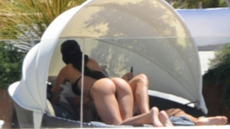 Кристиано Роналдо и гаджето му в Ибиса