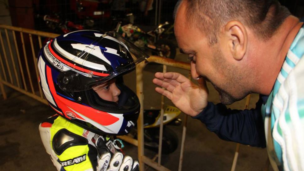 7-годишно българче вече е шампион по мотоциклетизъм в Испания