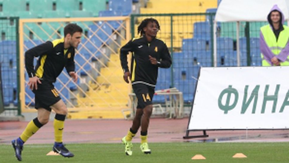 Лудогорец и Ботев Пд вече загряват на терена на ст. "Васил Левски"